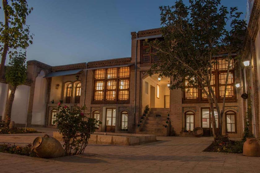 خانه بیرجندی؛ بروجرد