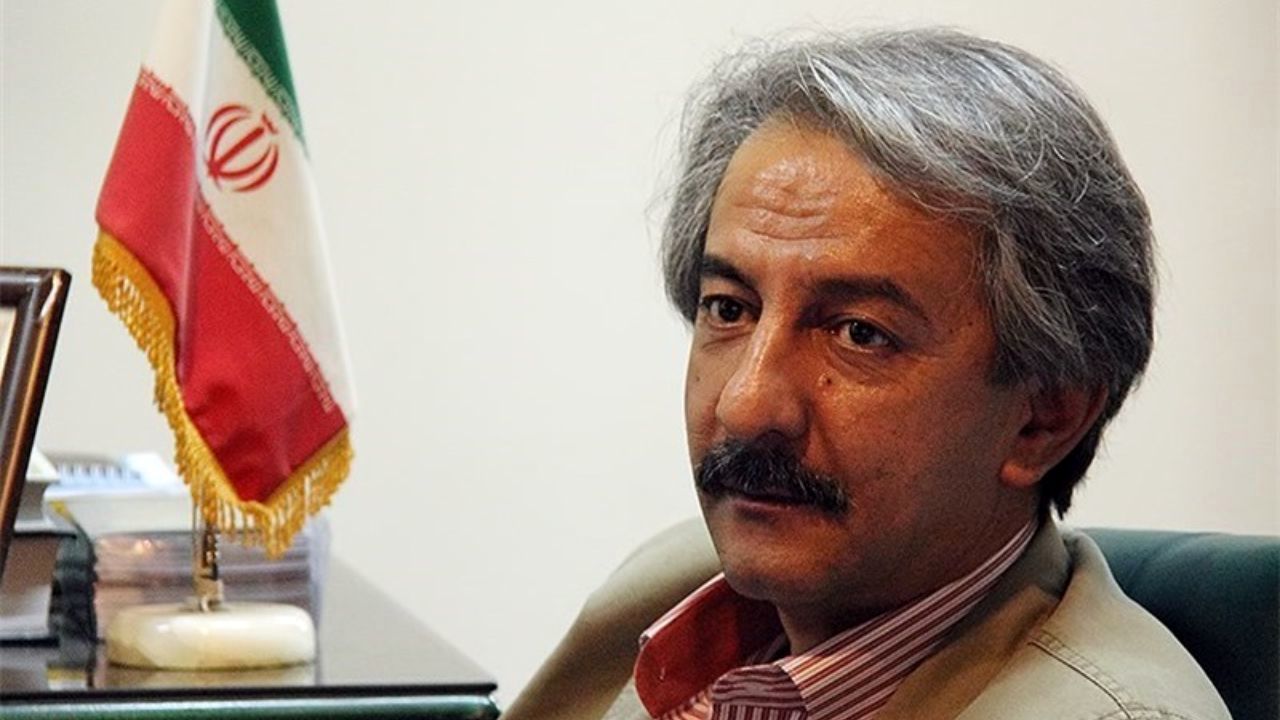 <strong>صادق کرمیار</strong>