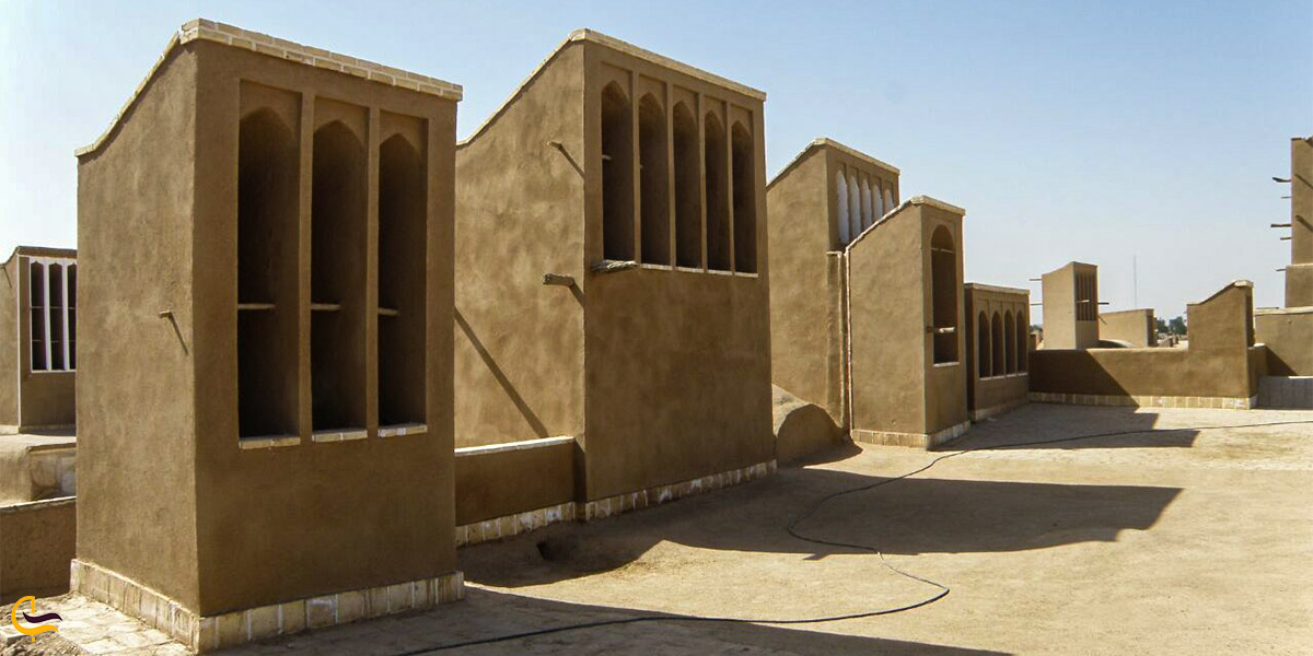 <strong>بادگیر اردکانی</strong>