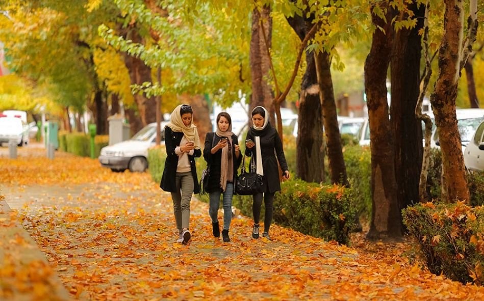 <strong>پیاده روی پاییزی در اصفهان</strong>