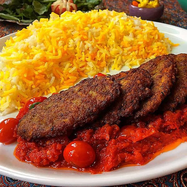 شامی کباب به همراه برنج
