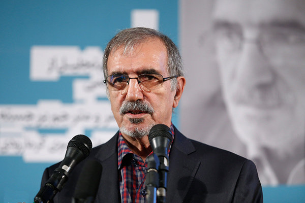 سیدعلی موسوی گرمارودی در نشست مطبوعاتی