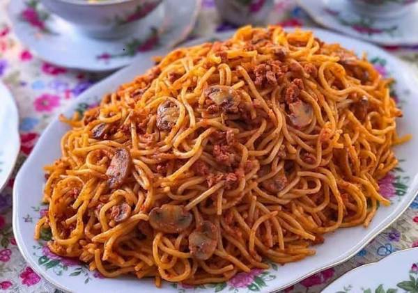 ماکارونی با قارچ و گوشت