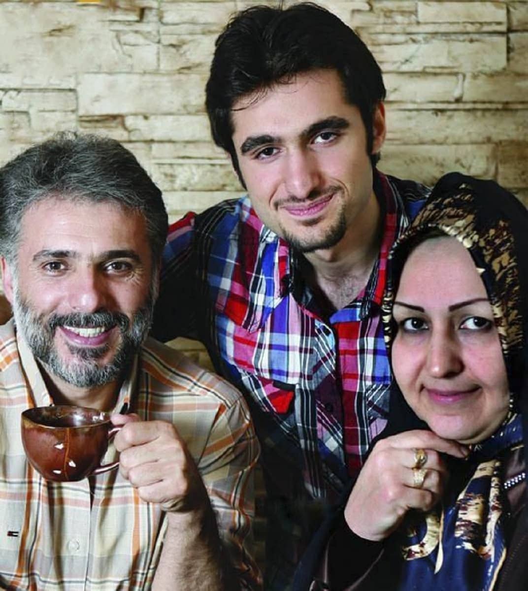 سیدجواد هاشمی، همسر و پسرش (محسن)