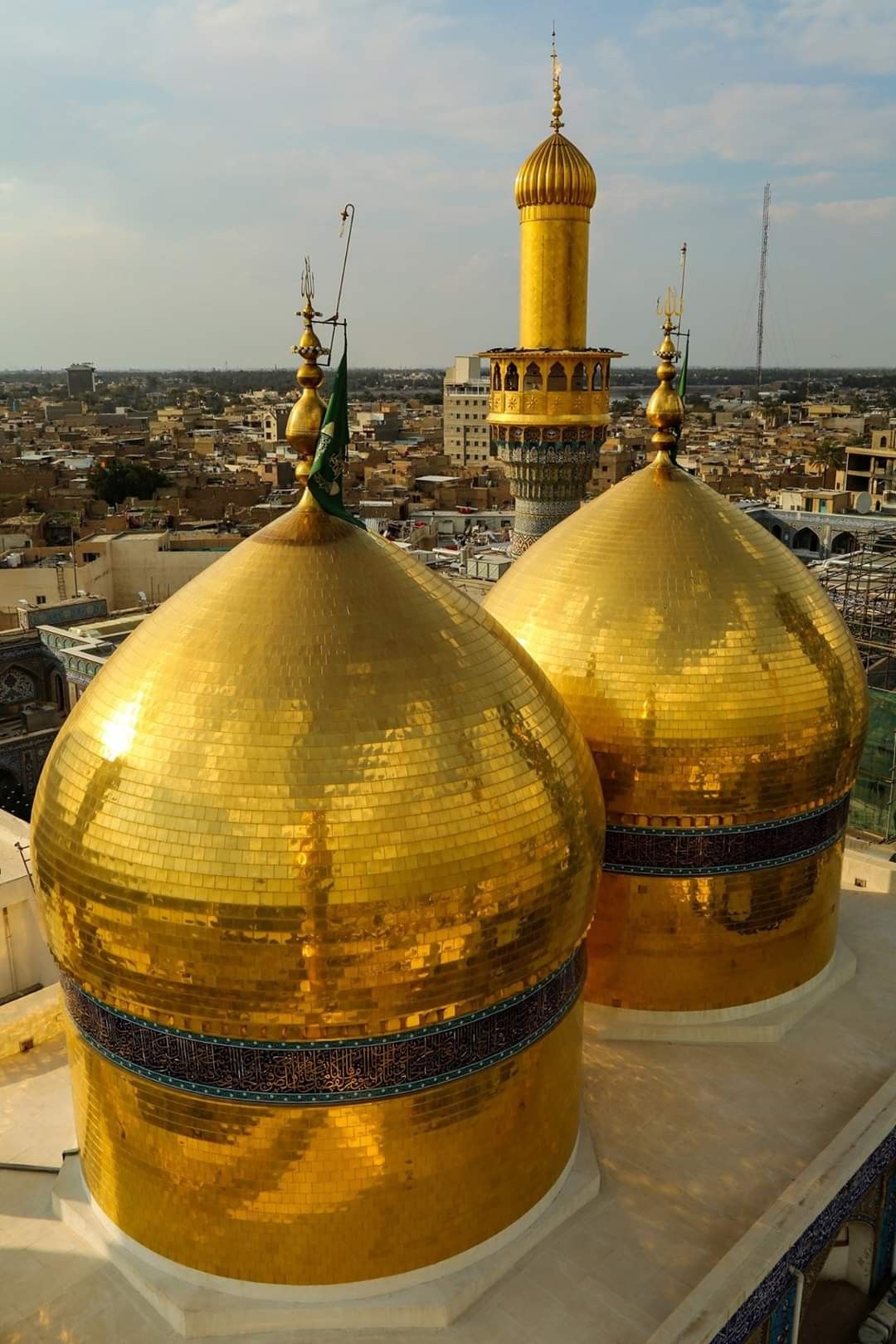 تصویر گنبد حرم امام کاظم<sup> OPENsup (ع)</sup> و امام جواد<sup> OPENsup (ع)</sup>