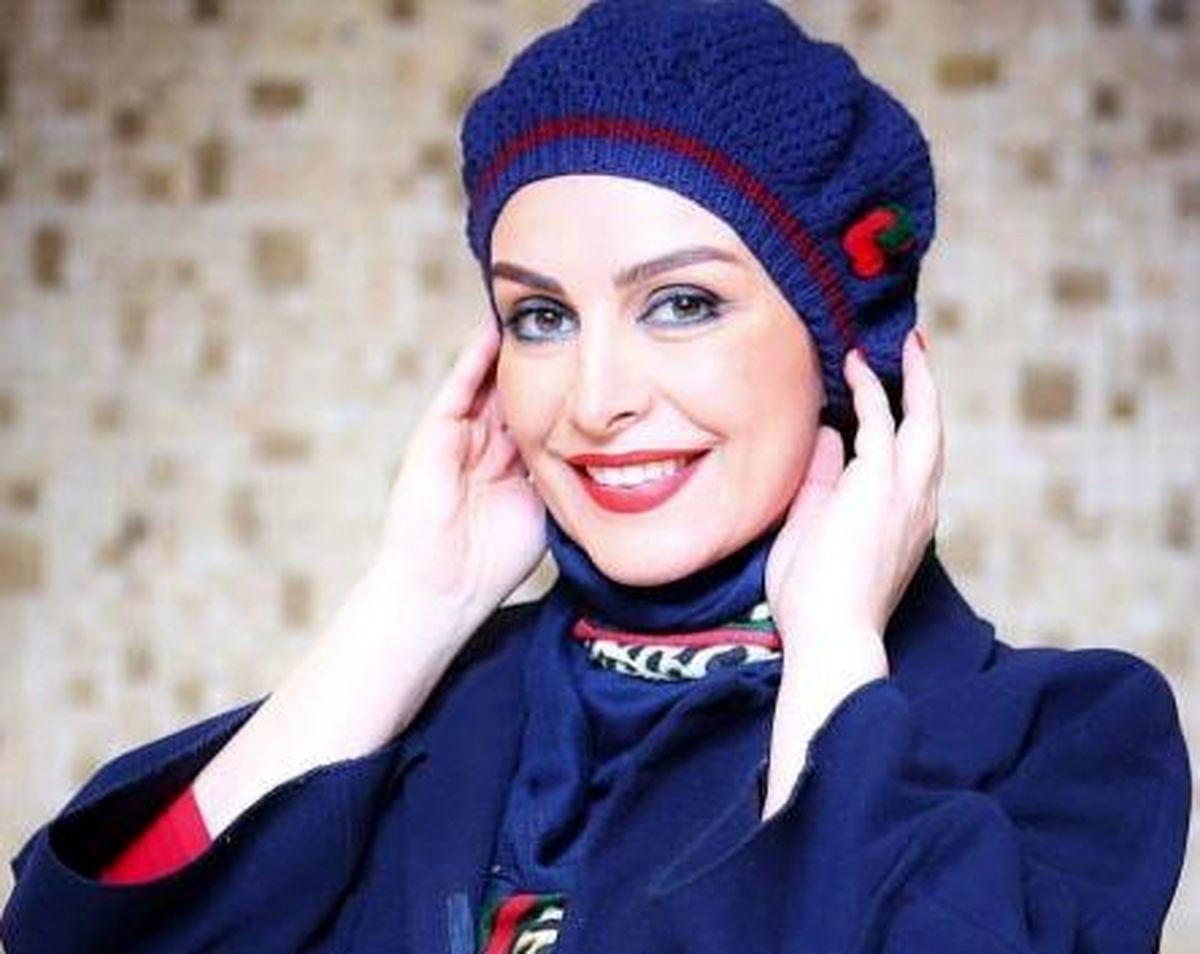 <strong>ماه‌چهره خلیلی با کلاه</strong>