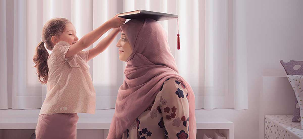 تصویری از یک مادر و فرزندش