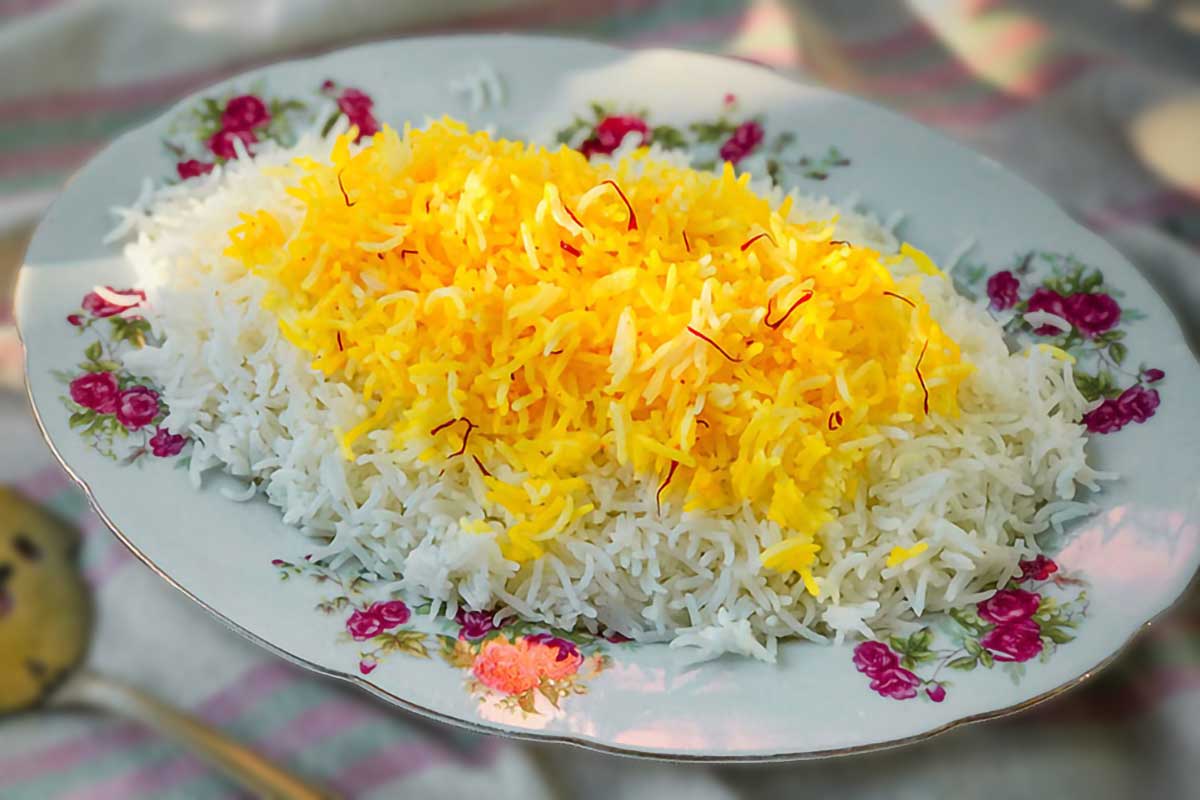 پلو با تزیین زعفران