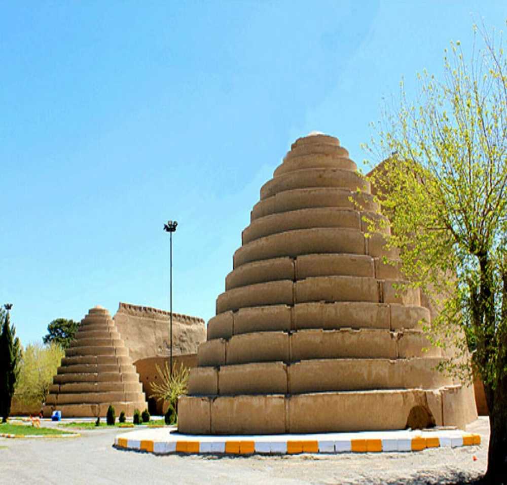 یخدان‌های دوقلوی سیرجان