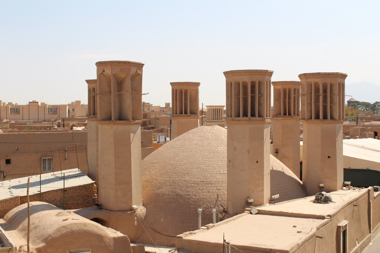 آب انبار شش بادگیر؛ یزد