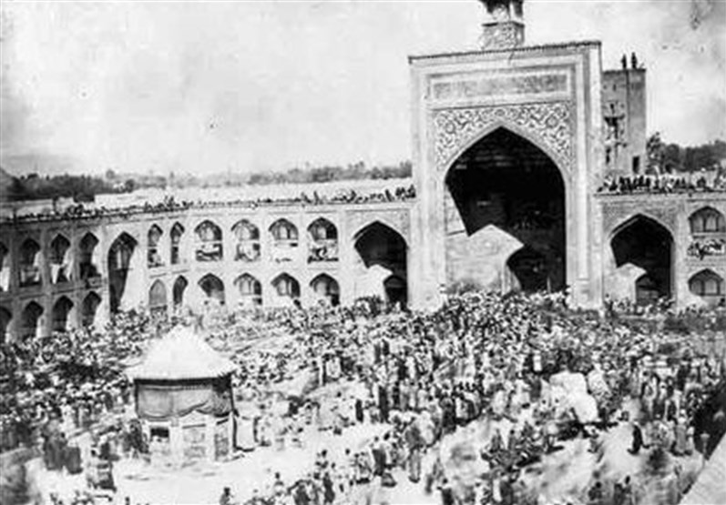 تصویر منسب به تحصن مردم معترض در مسجد گوهرشاد