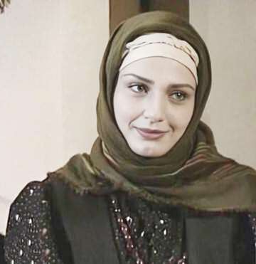 مرجان محتشم در نمایی از مجموعه پس از باران