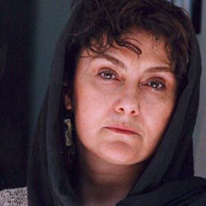 <strong>زویا پیرزاد</strong>