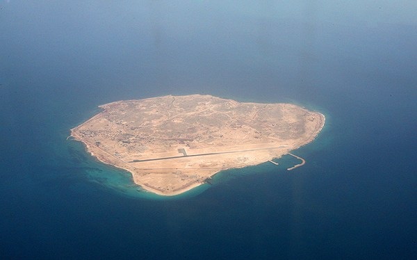 <strong>نمای هوایی از جزیره و فرودگاه تنب بزرگ</strong>