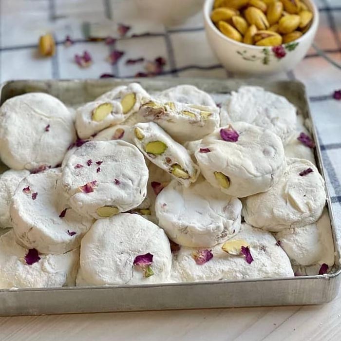 گز آردی به همراه مغز پسته