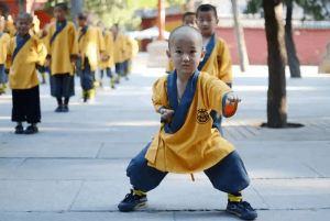 کودکان چینی درحال یادگیری کونگ فو