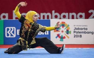 ووشوکار زن ایرانی درحال اجرای حرکات تالو