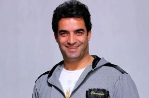 منوچهر هادی