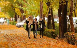 پیاده روی پاییزی در اصفهان