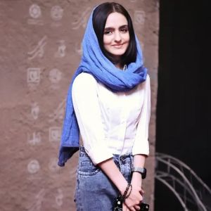 نیوشا علیپور