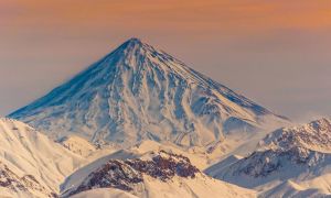 کوه دماوند - بلندترین کوه ایران.jpg