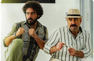 اولین تصویر منتشر شده از محسن کیایی و مهران احمدی در فیلم به خاطر یک کیف دلار