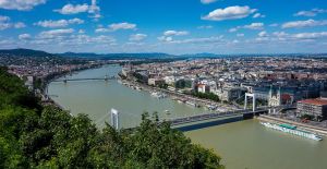 رود دانوب در بوداپست مجارستان.jpg